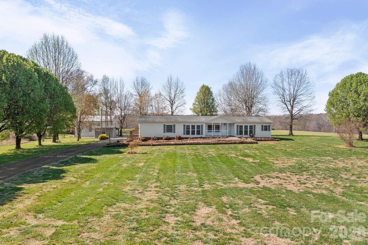 3436 Rome Anthony Rd., Yadkinville, NC 27055