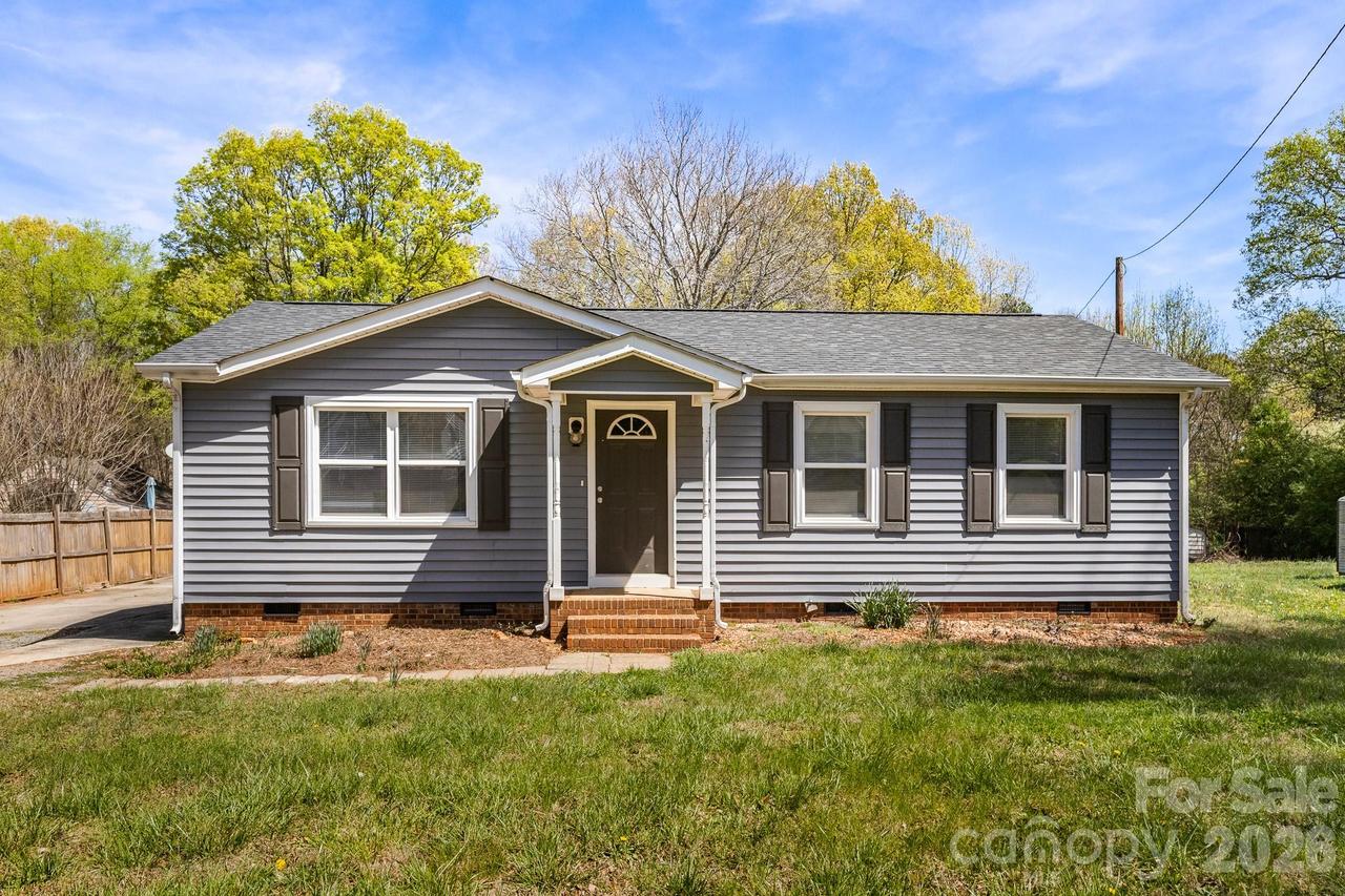 8410 Clear Meadow Ln., Charlotte, NC 28227