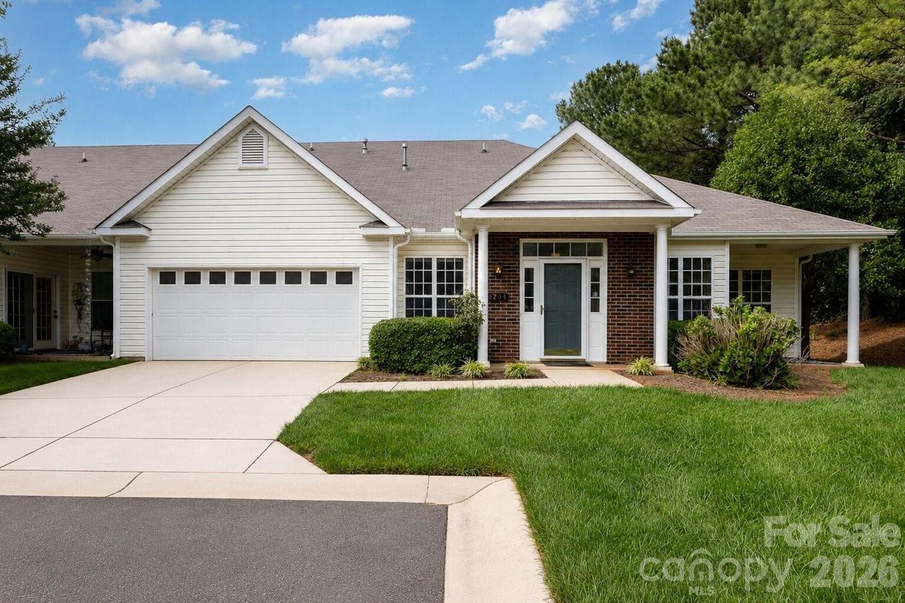 6204 Half Dome Dr., Charlotte, NC 28269