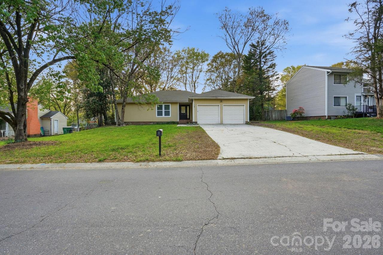 7700 Park Vista Cir., Charlotte, NC 28226