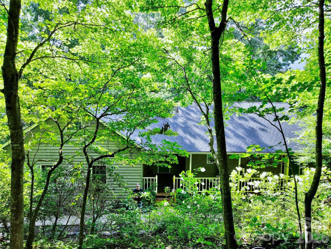 38 Sutton Knob Rd., Candler, NC 28715