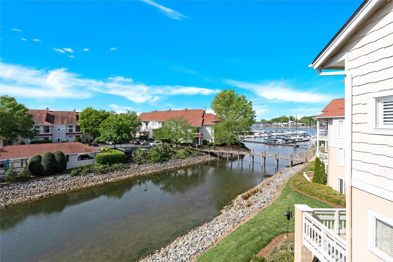 18009 Kings Point Dr. #F, Cornelius, NC 28031