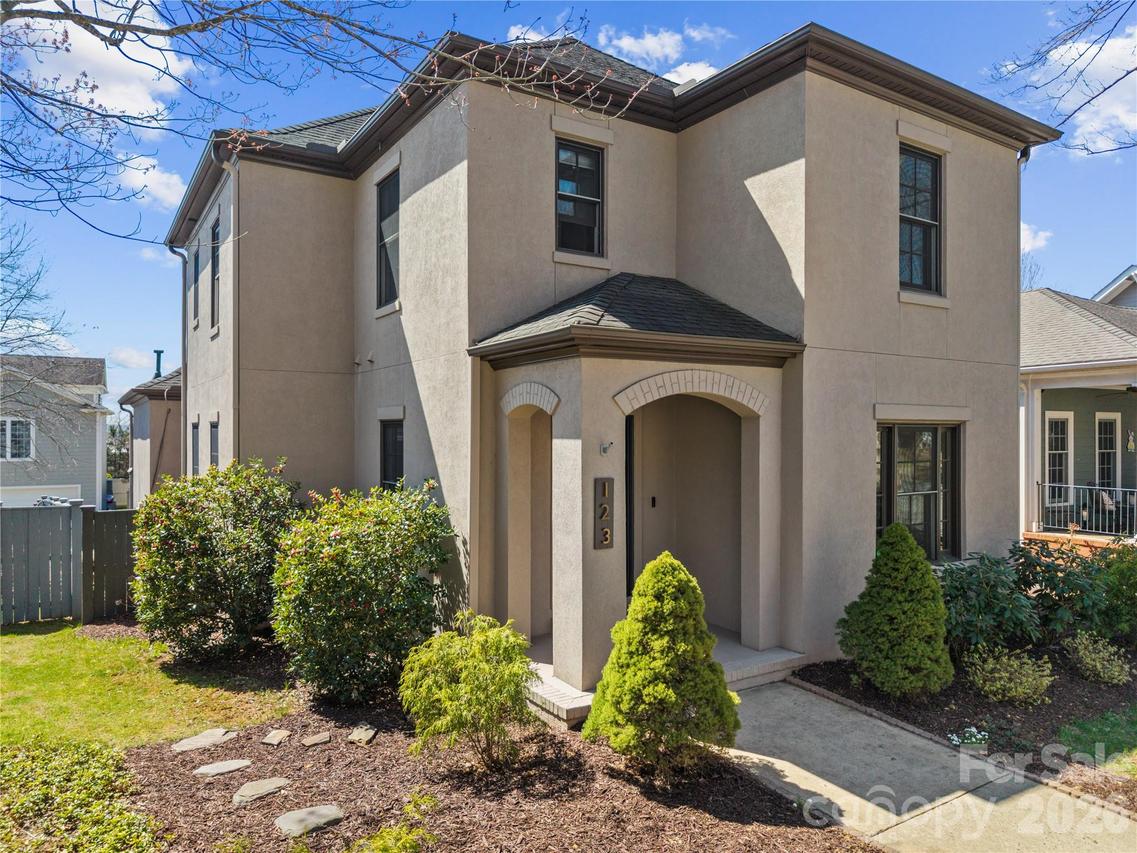 123 White Ash Dr., Asheville, NC 28803