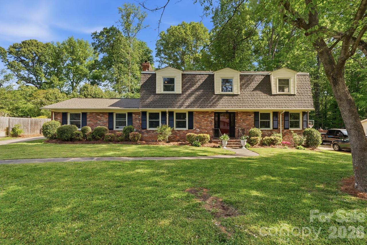 6824 April Ln., Charlotte, NC 28215