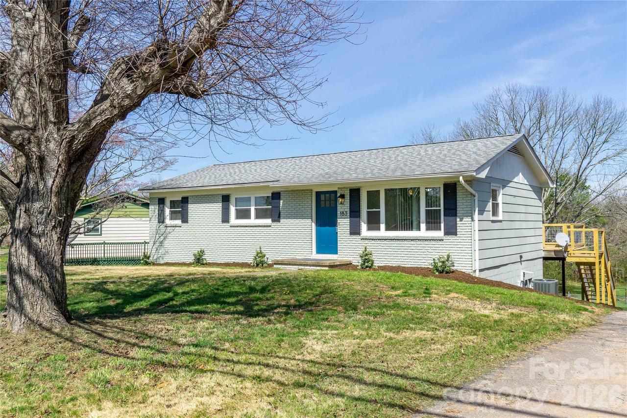 183 Mount Carmel Rd., Asheville, NC 28806