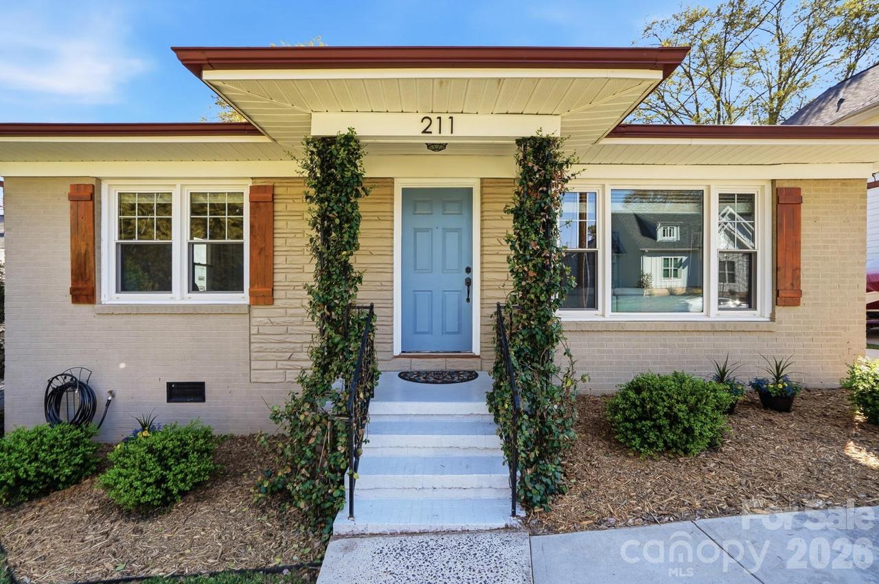 211 Cedar St., Belmont, NC 28012