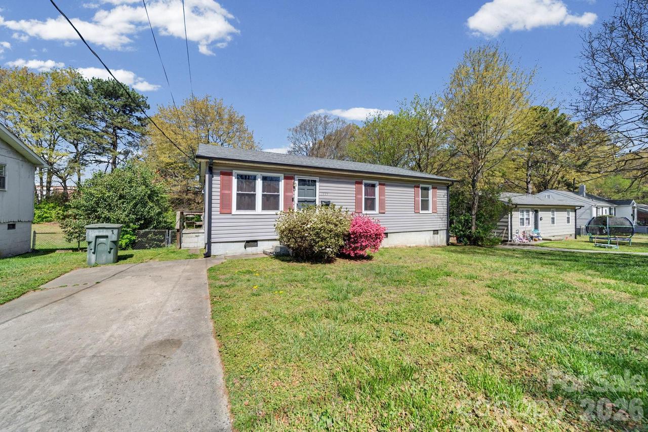 1332 Poston Cir., Gastonia, NC 28054