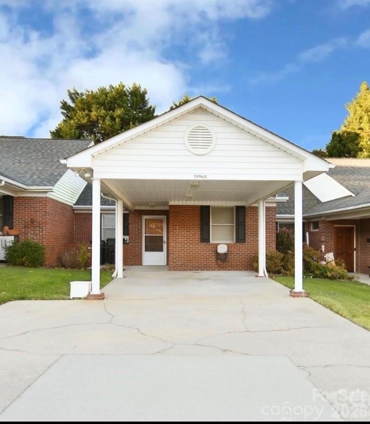 19968 Oak Leaf Cir., Cornelius, NC 28031