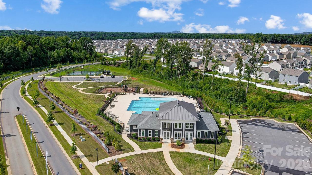 9380 Dunwich Dr., Gastonia, NC 28056