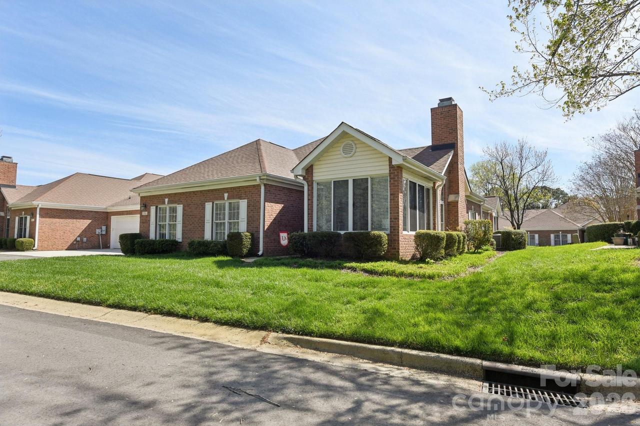 10816 Willow Crossing Dr., Charlotte, NC 28210
