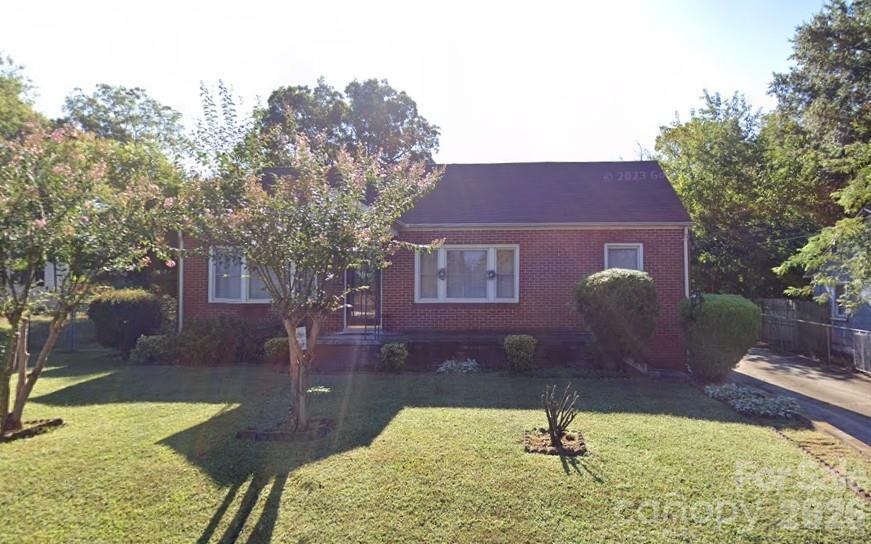 1050 3rd Street Dr., Hickory, NC 28601