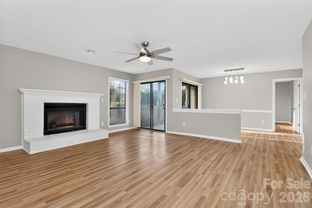5862 Harris Grove Ln., Charlotte, NC 28212