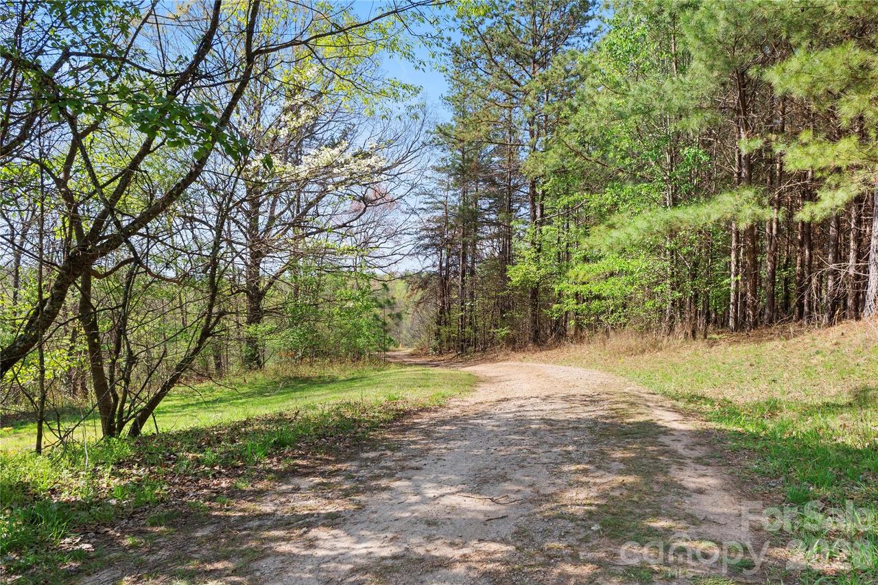 4675 Hickory Nut Ridge Rd., Granite Falls, NC 28630