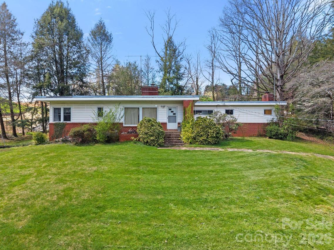 7 Acton Woods Rd., Candler, NC 28715