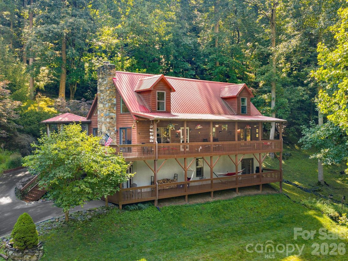 420 Chimney Rock Dr., Weaverville, NC 28787