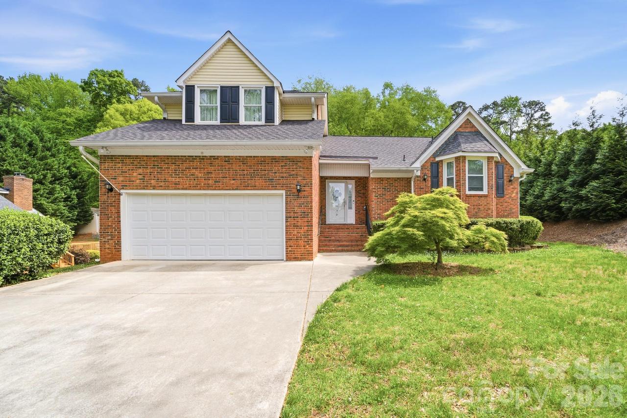 810 Balsam Ter., Charlotte, NC 28214