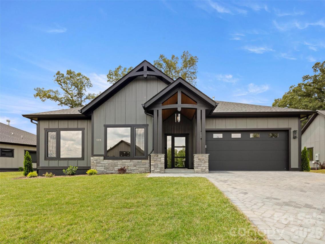 504 Blue River Dr., Arden, NC 28704