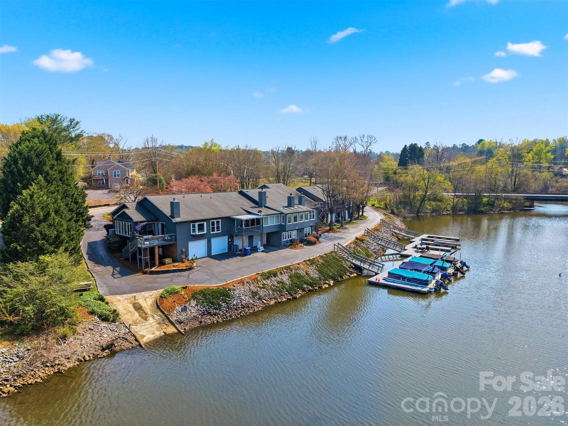 2200 6th St. #3A, Hickory, NC 28601