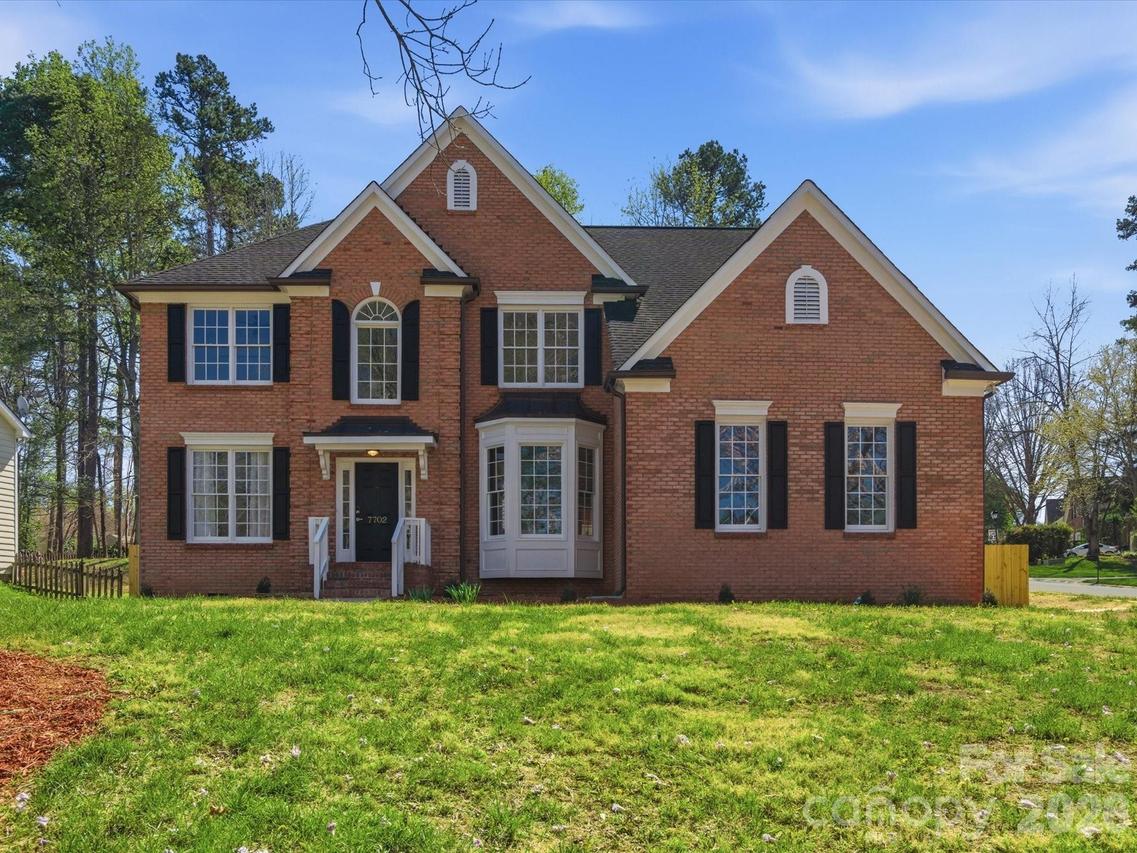 7702 Harrington Woods Rd., Charlotte, NC 28269