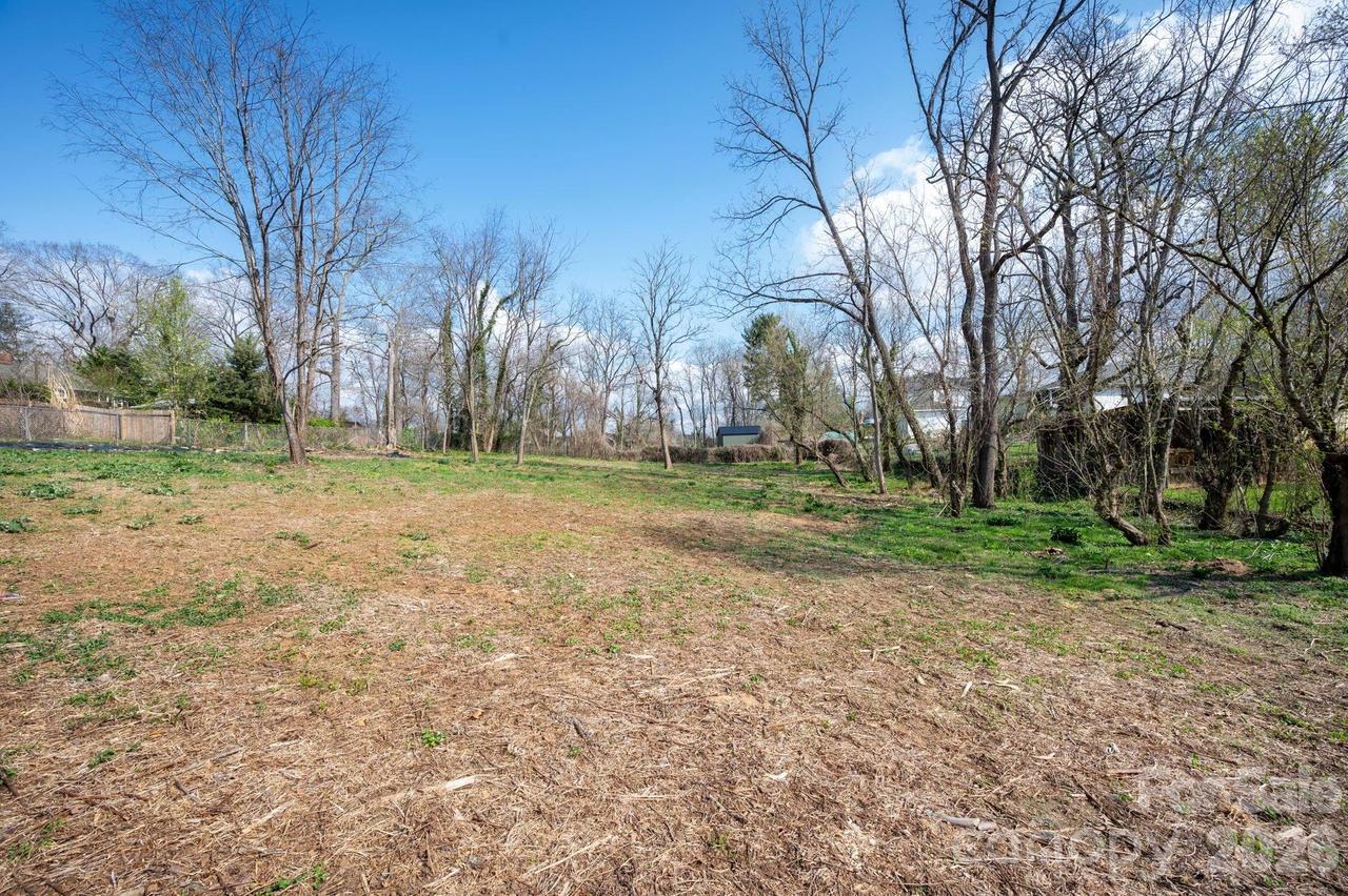 99999 Tremont St., Asheville, NC 28806