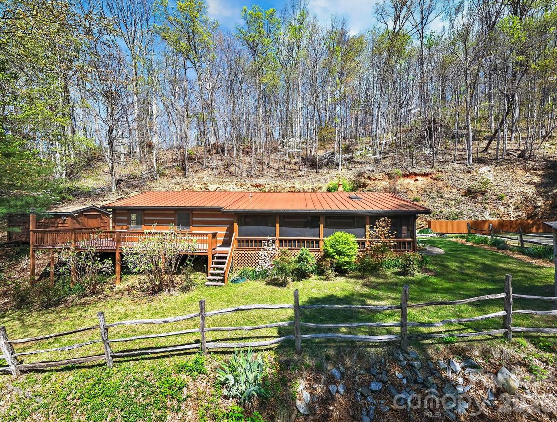 32 Seldom Home Dr., Black Mountain, NC 28711