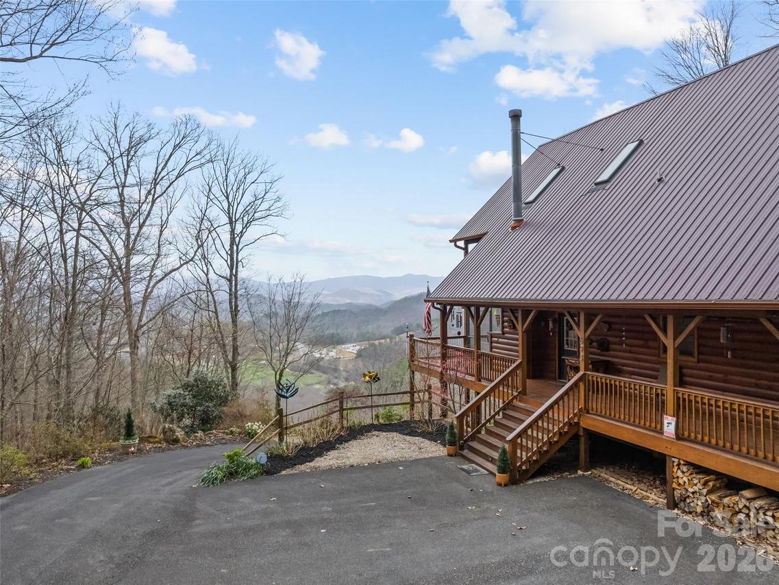 693 High Splendor Rd., Robbinsville, NC 28771