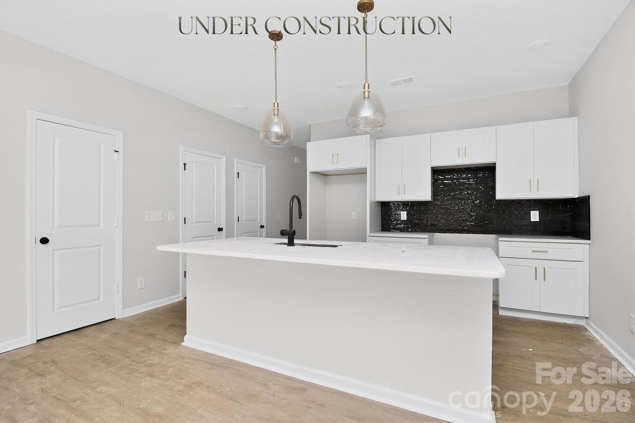 341 N Hoskins Rd., Charlotte, NC 28216