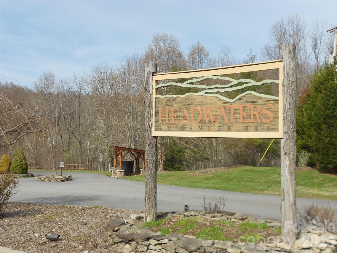 0000 Woodlake Loop Rd., Elk Park, NC 28622