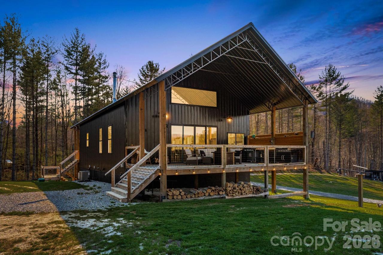 4530 Double Island Rd., Green Mountain, NC 28740