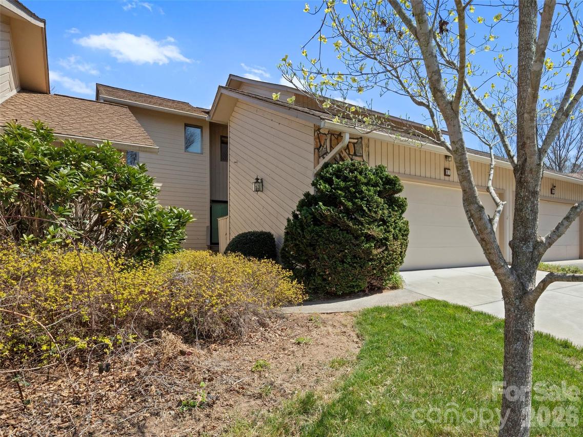 110 Clubwood Ct., Asheville, NC 28803