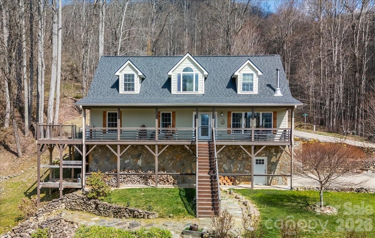 1045 Upward Way, Waynesville, NC 28785