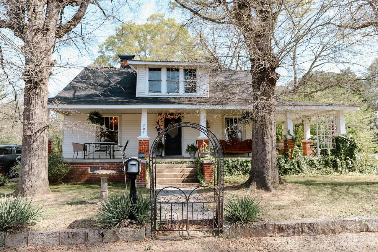 208 Locust St., Kannapolis, NC 28081