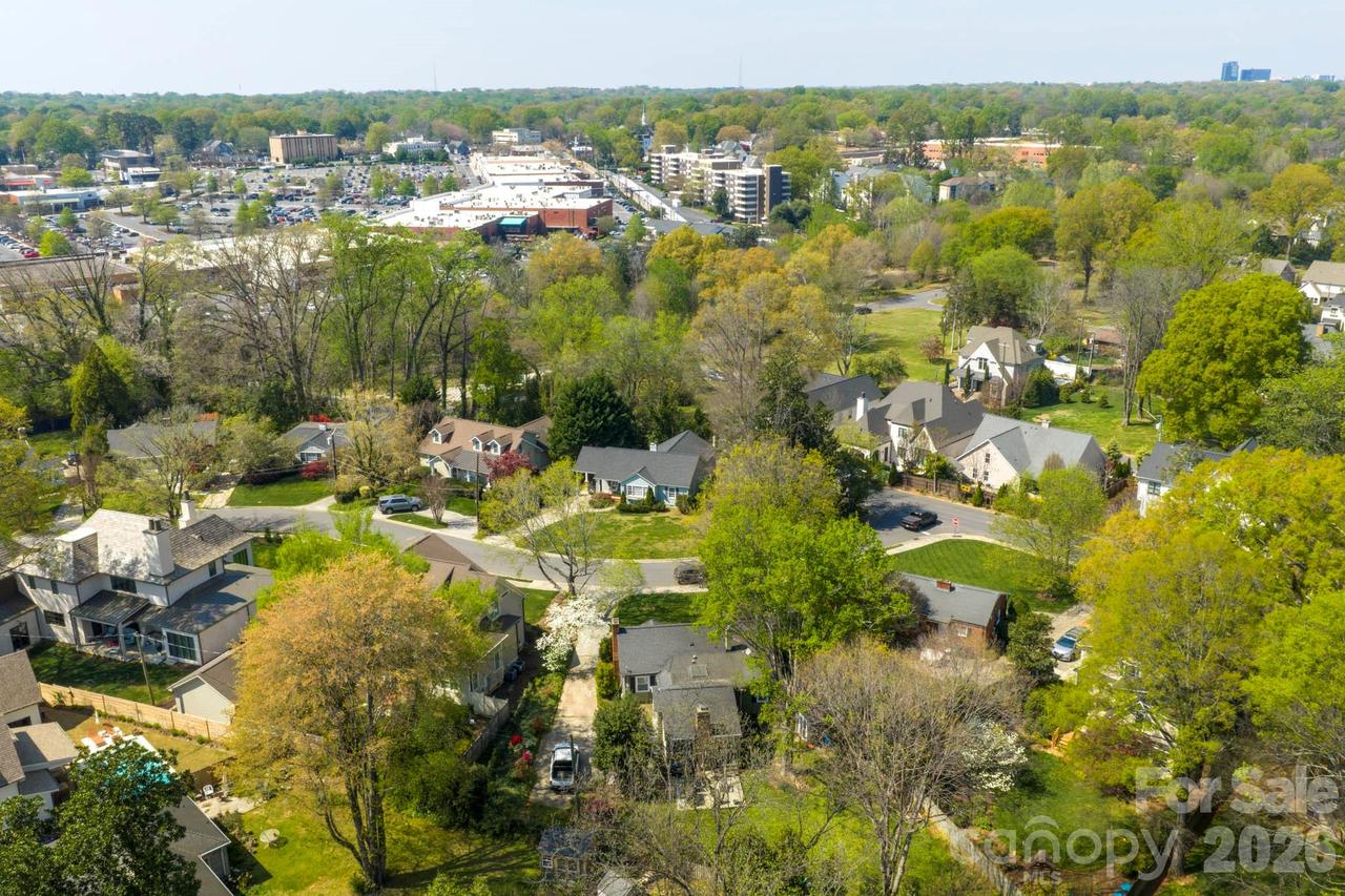 2009 Hassell Pl., Charlotte, NC 28209