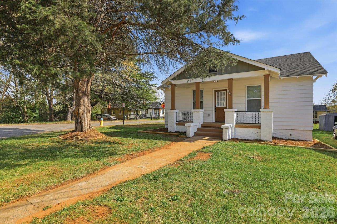 621 E A St., Newton, NC 28658