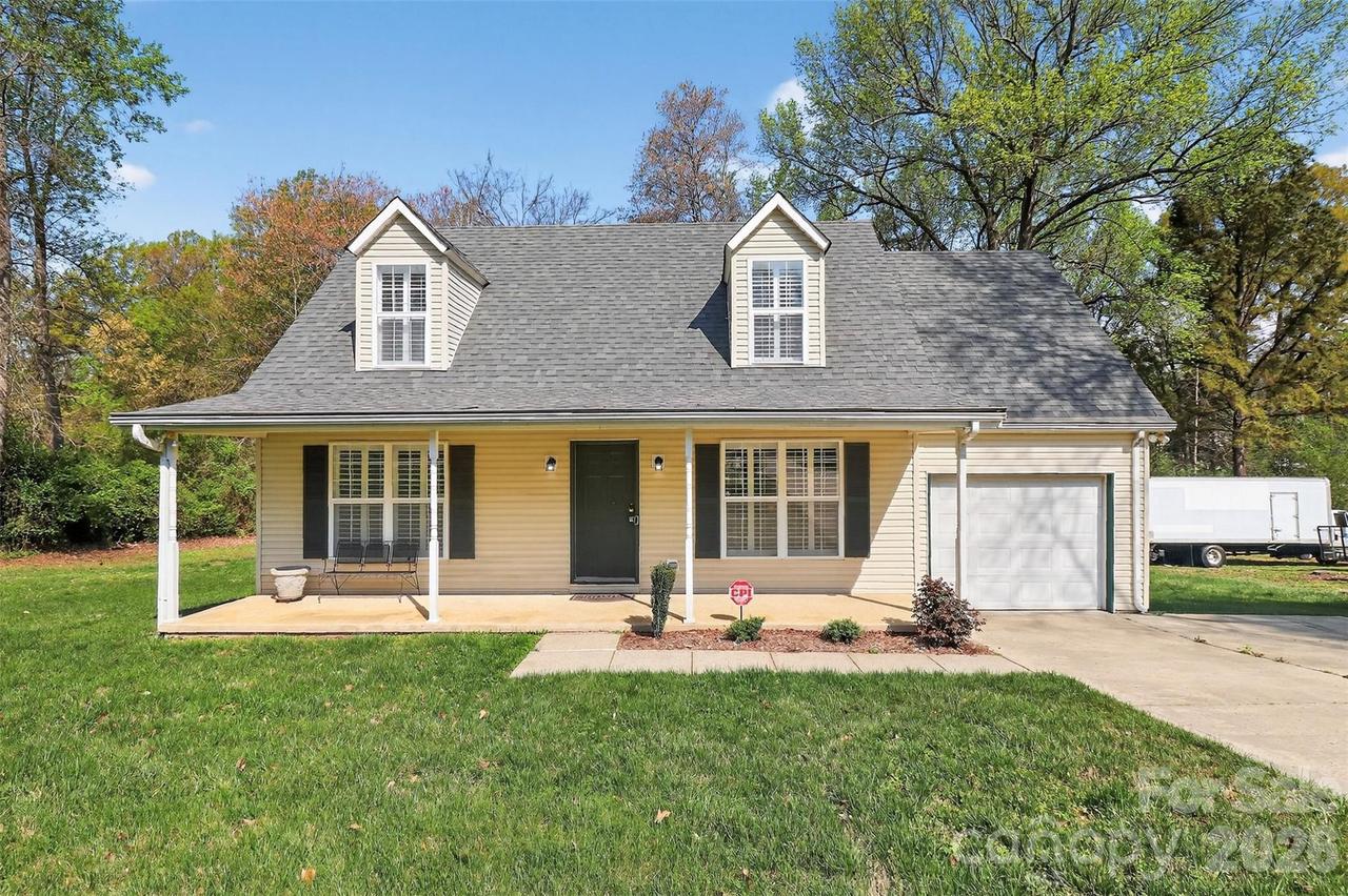 612 Flowe Dr., Charlotte, NC 28213