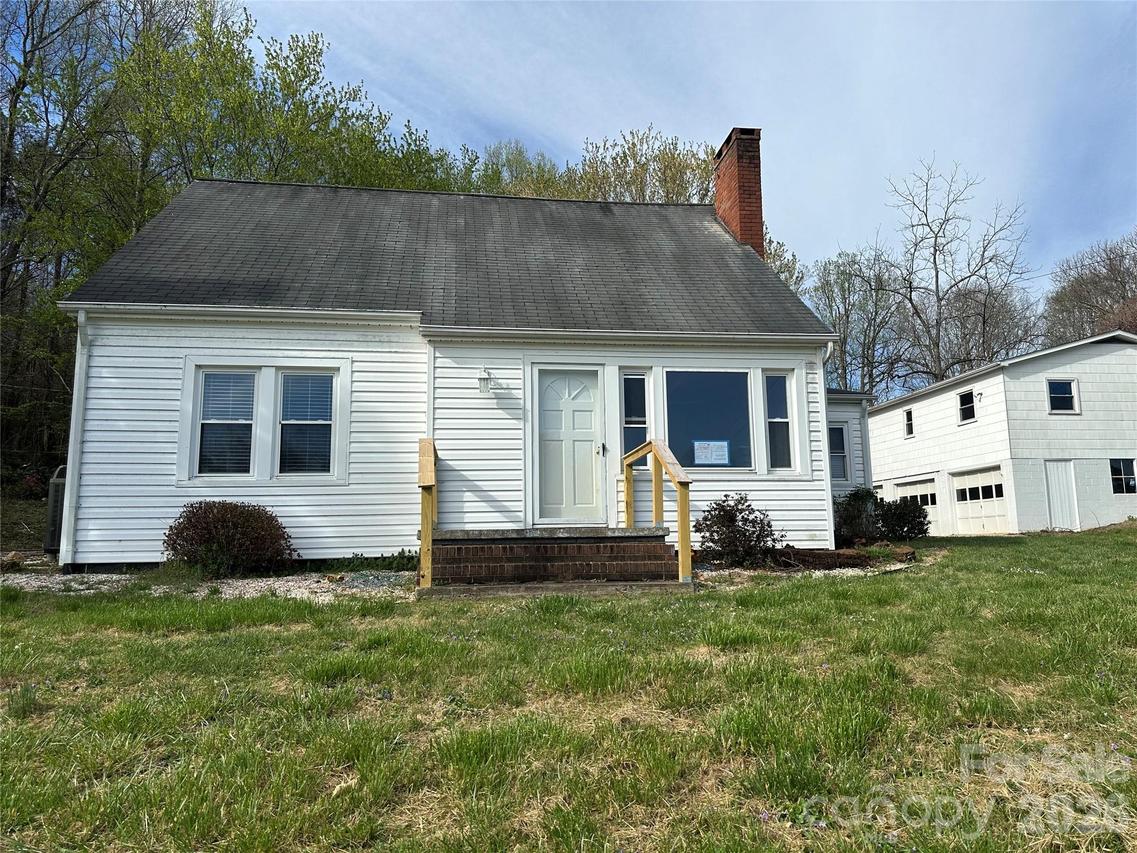 3716 Statesville Rd., North Wilkesboro, NC 28659