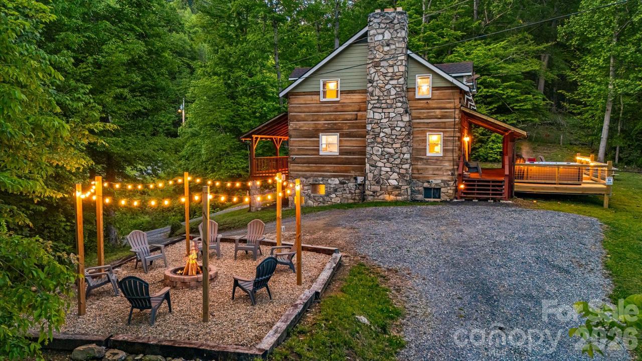 114 Johns Creek Rd., Canton, NC 28716