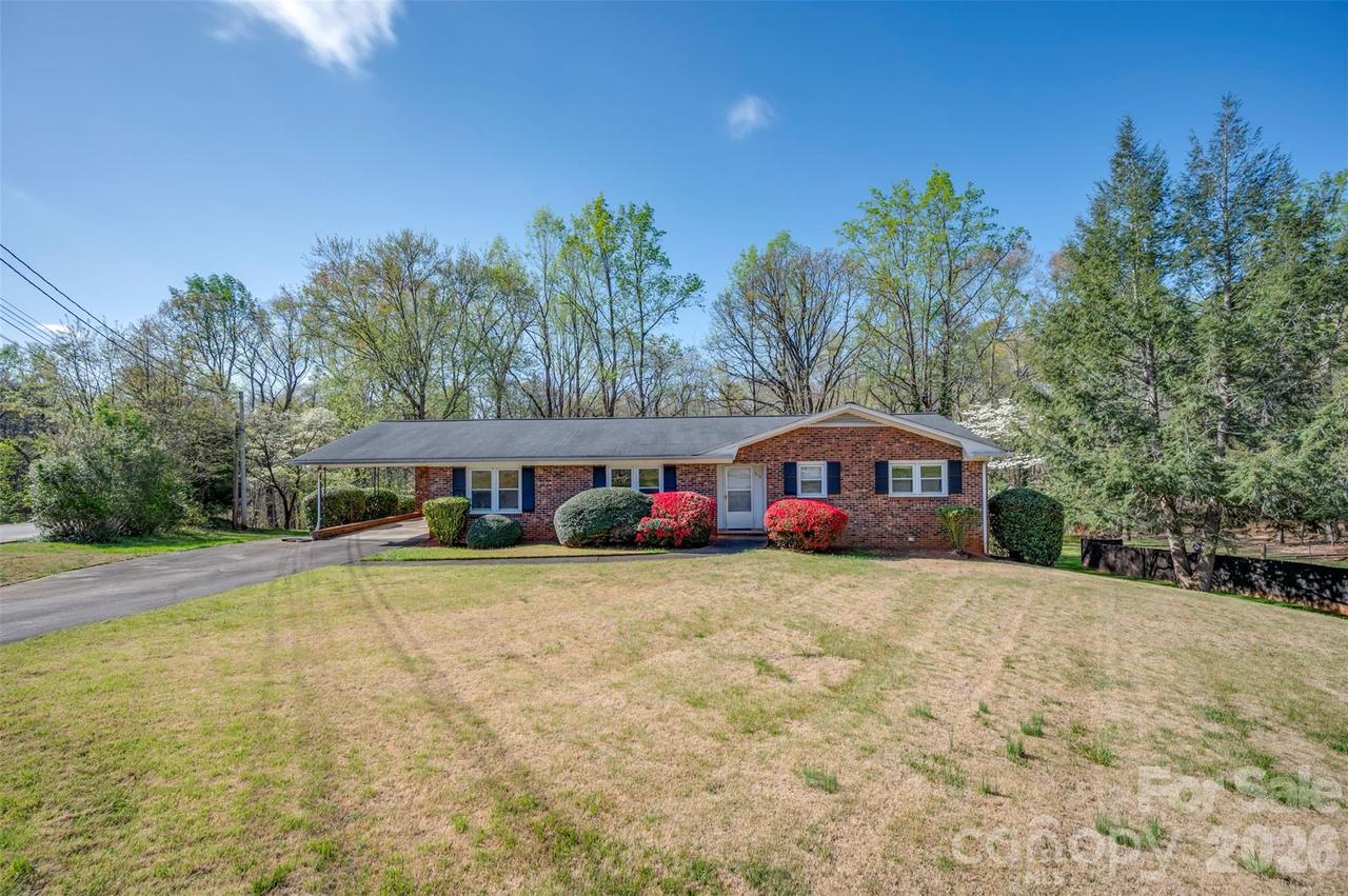 215 Windover Dr., Forest City, NC 28043