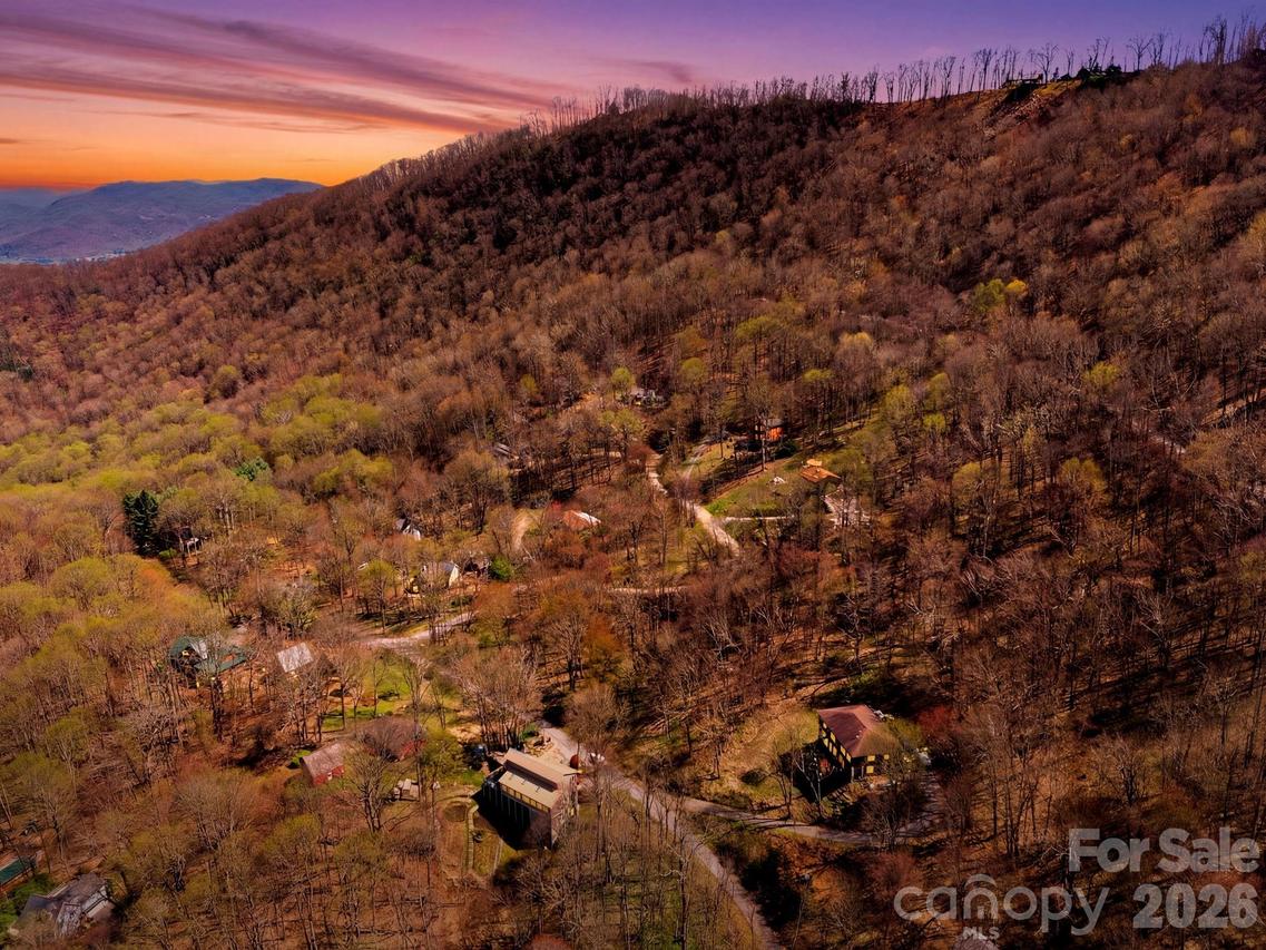 210 Apple Creek Rd., Waynesville, NC 28786