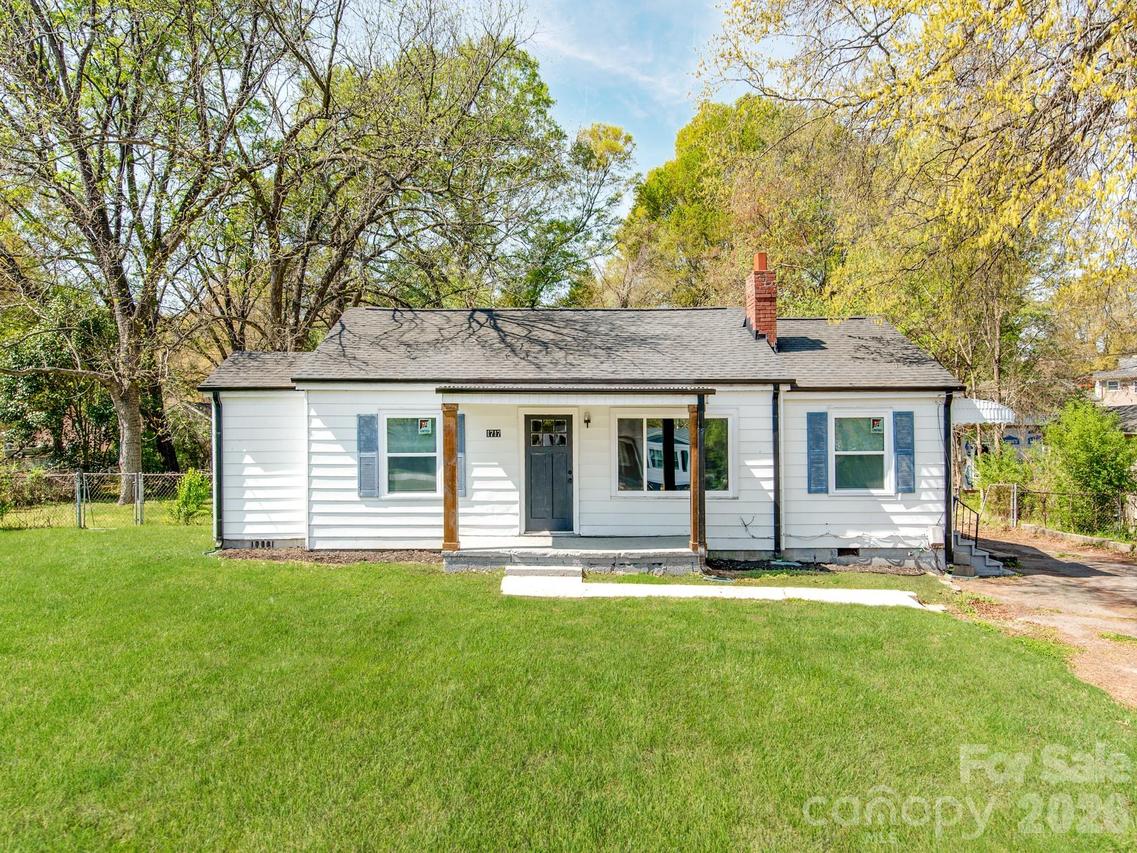 1717 W Davidson Ave., Gastonia, NC 28052