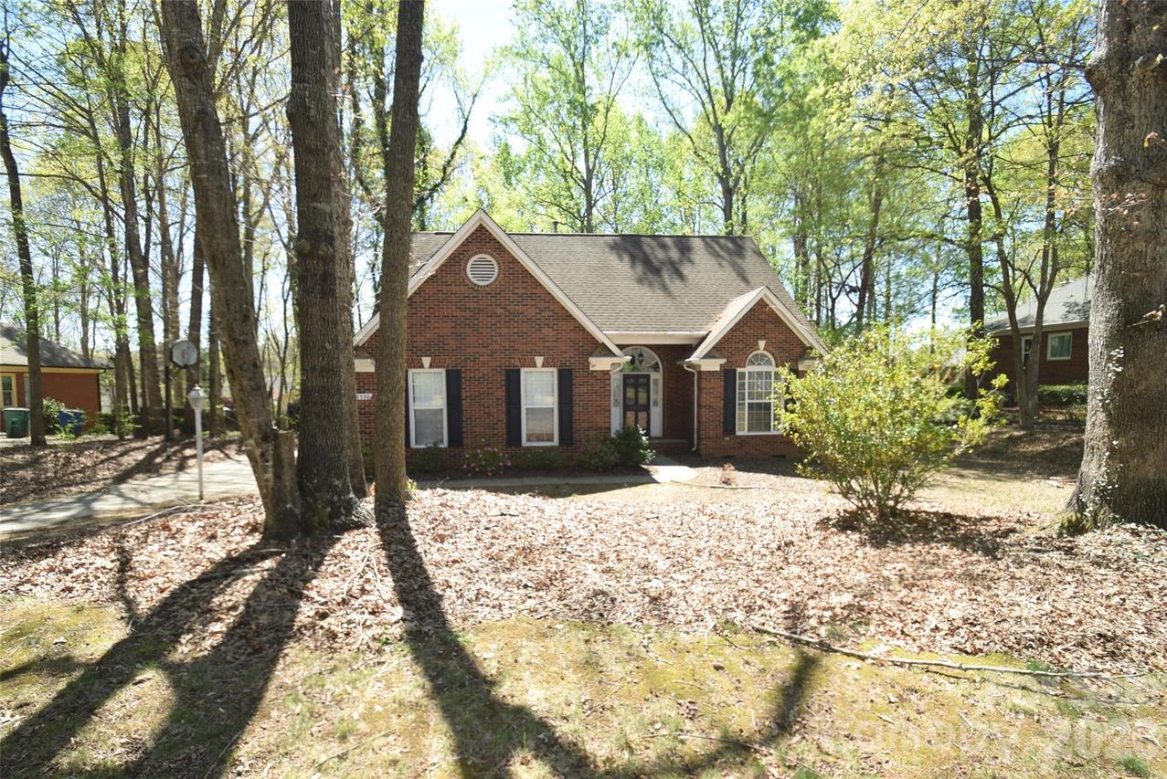 2336 Mill House Ln., Matthews, NC 28104