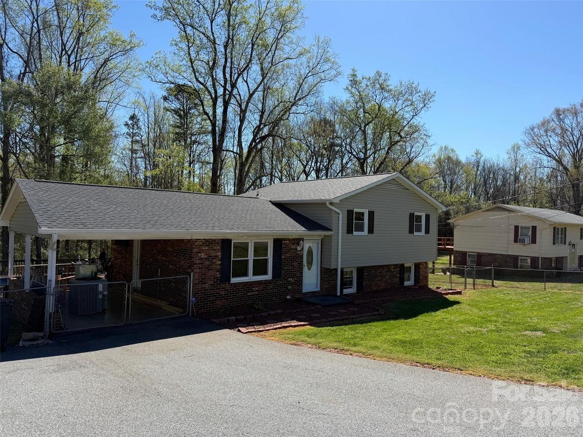 3730 Sedgefield Dr., Conover, NC 28613