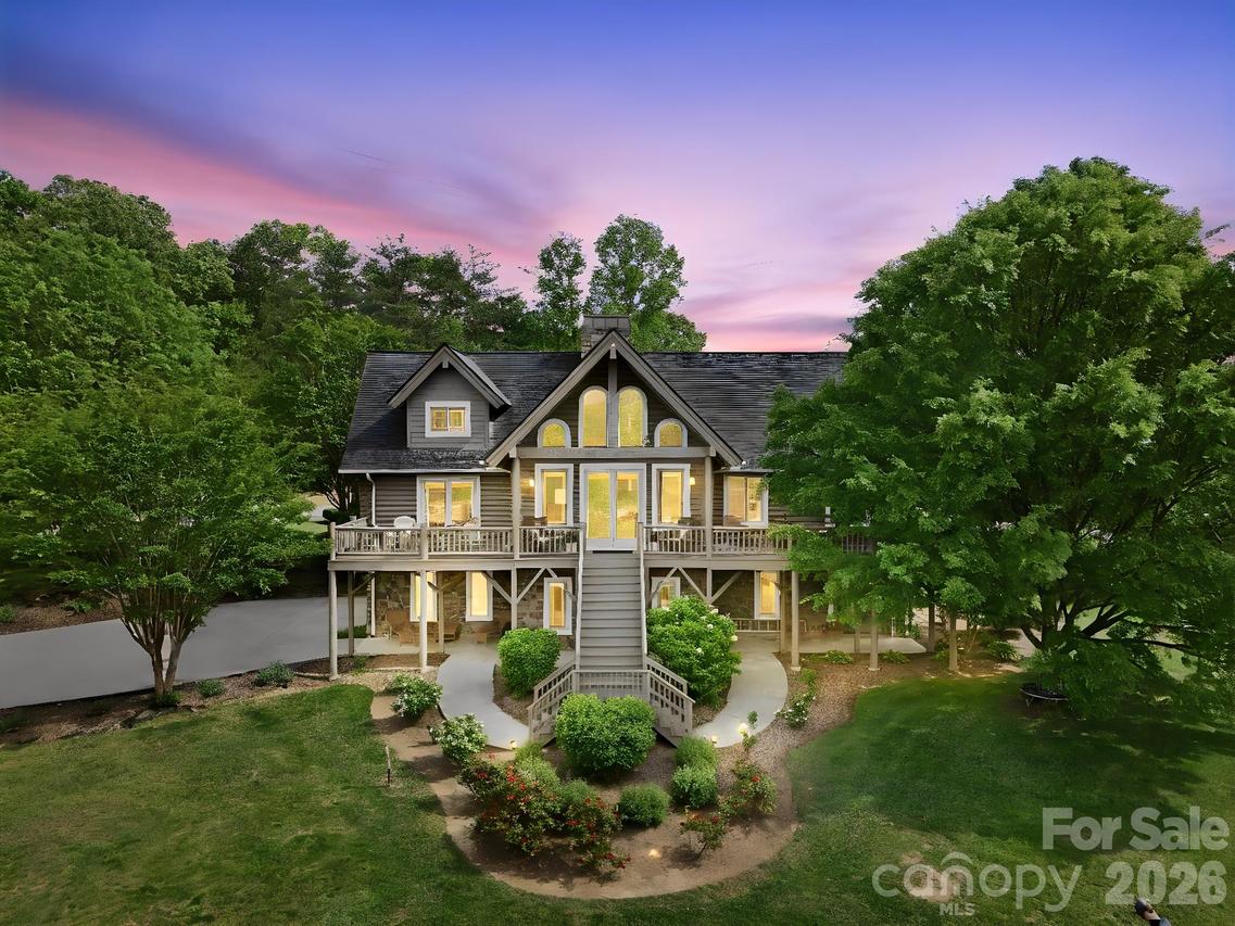 112 Sunny Morning Ct., Hendersonville, NC 28792