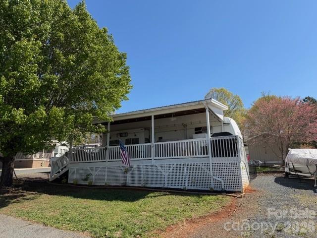 145 Grand View Dr., New London, NC 28127
