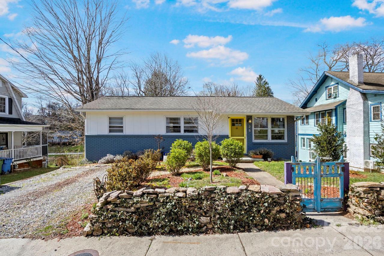 25 Ridgelawn Rd., Asheville, NC 28806