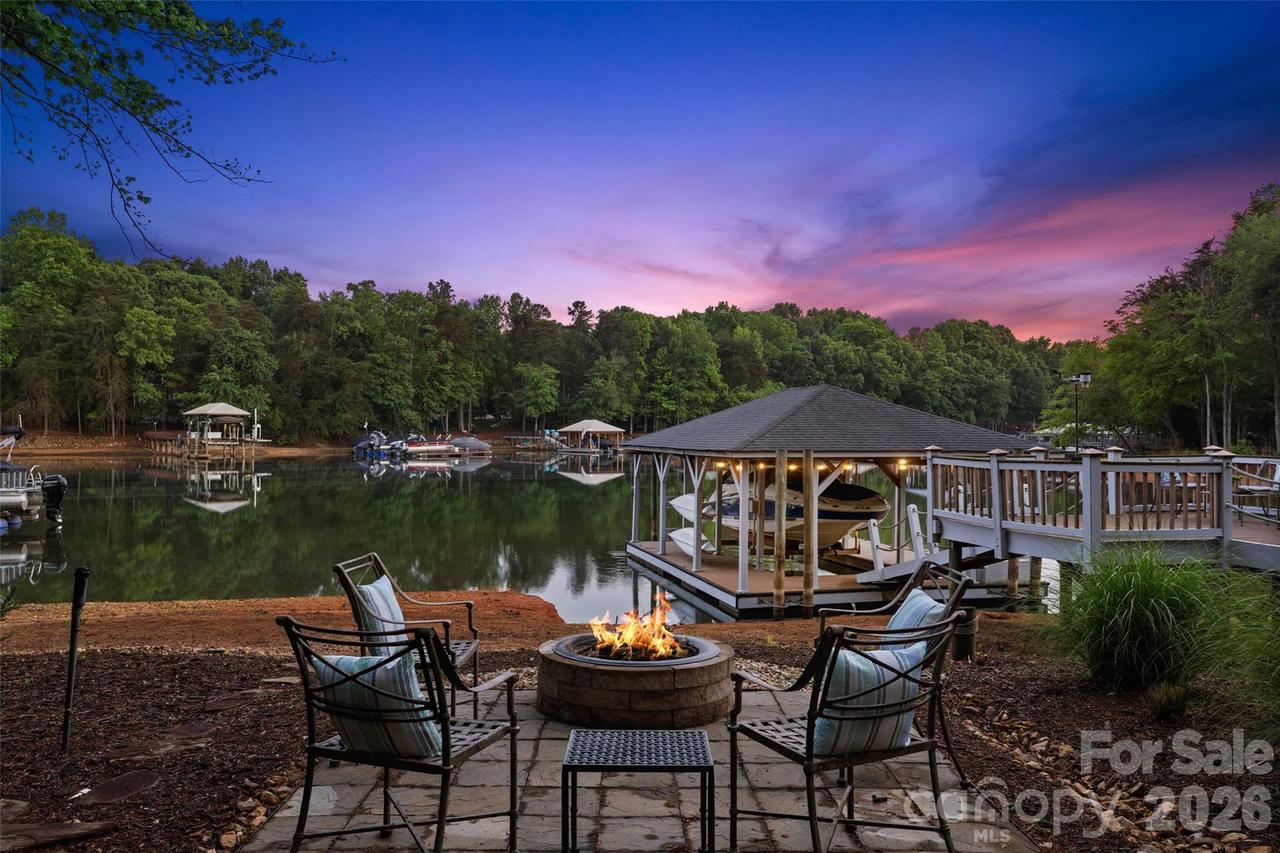 7902 Chapel Creek Dr., Denver, NC 28037
