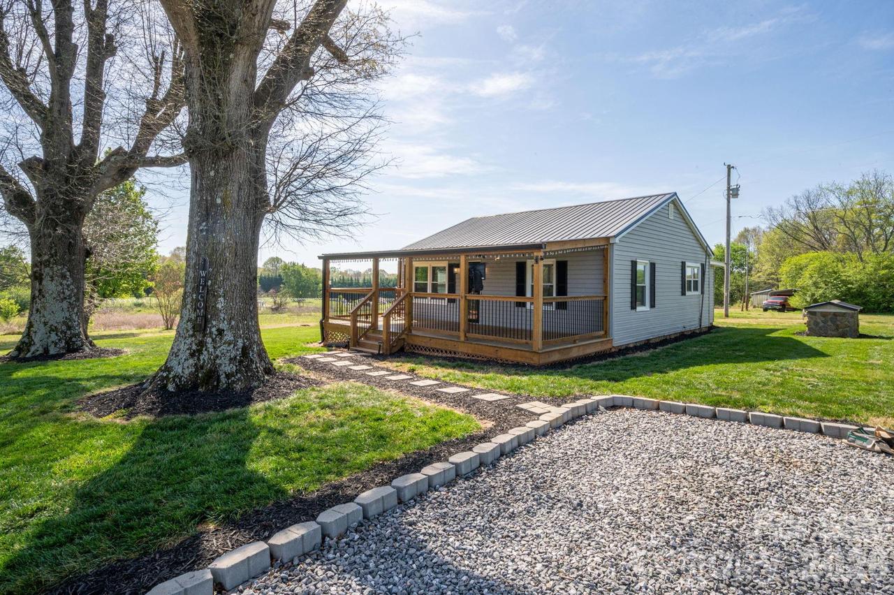 3635 Jennifer Ballenger Ln., Crouse, NC 28033