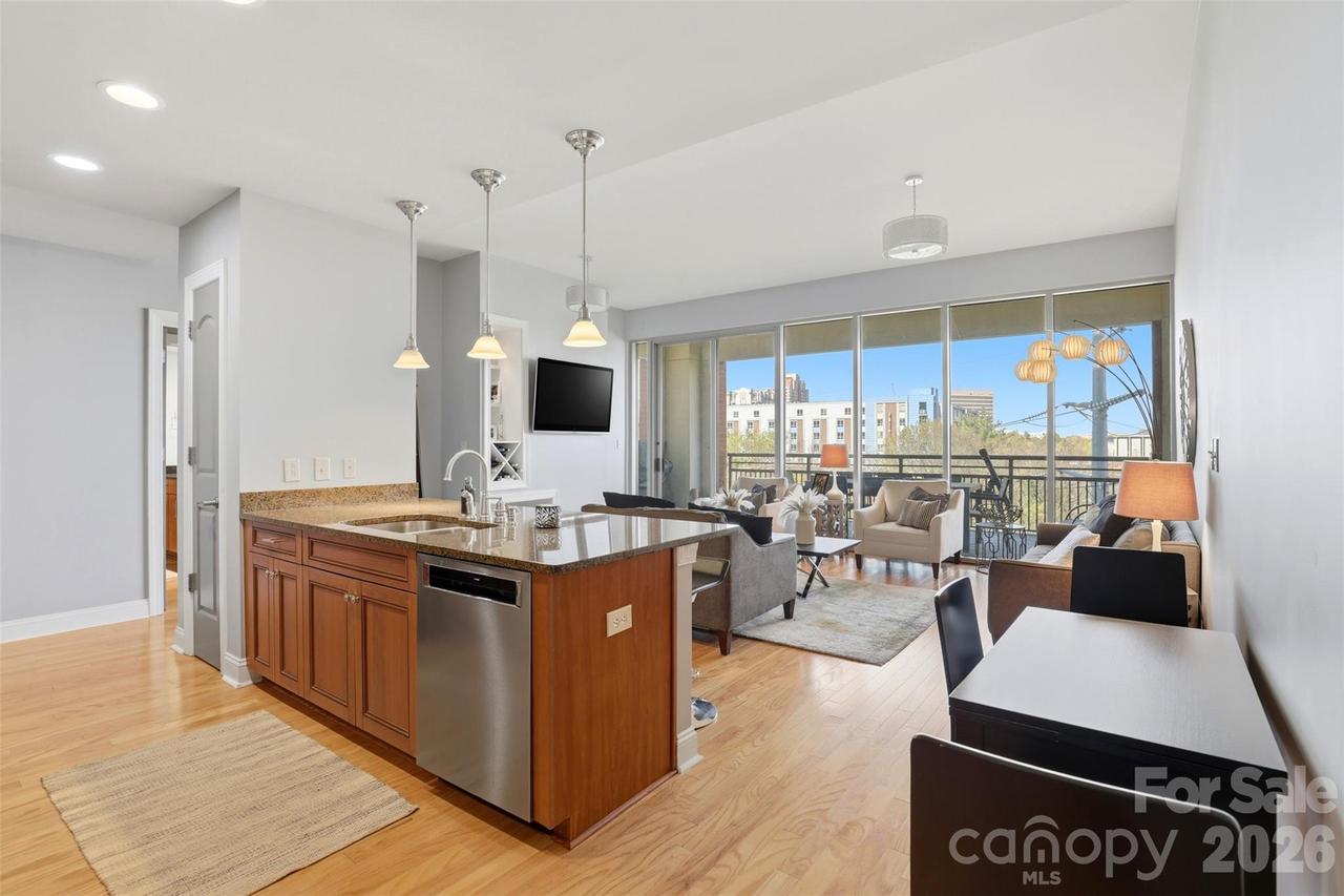 701 Royal Ct., Charlotte, NC 28202