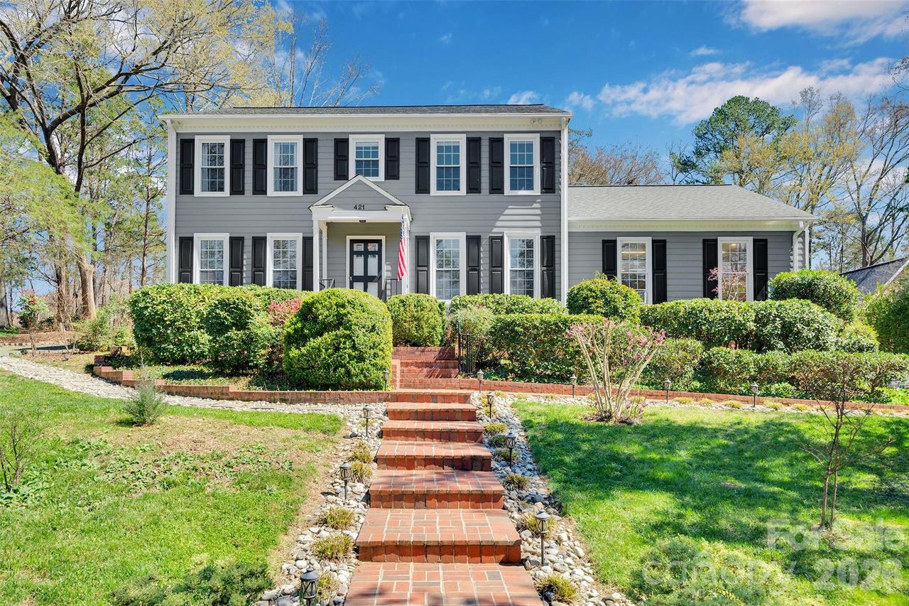 421 Sardis Ln., Charlotte, NC 28270