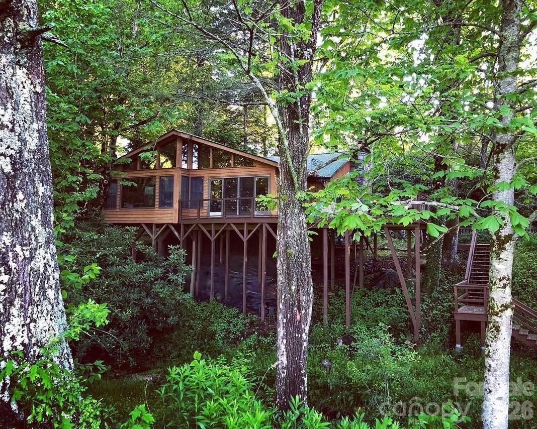 1359 Chestnut Grove Rd., Spruce Pine, NC 28777